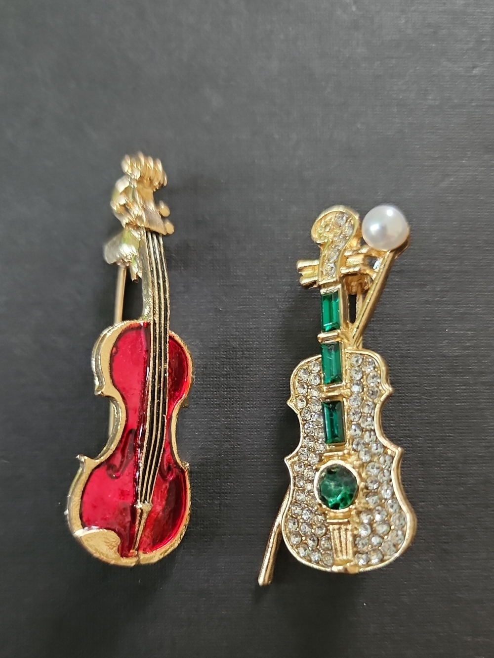 Gold Tone Violin Brooch Pin Set Red Enamel Crystal Faux Pearl OS